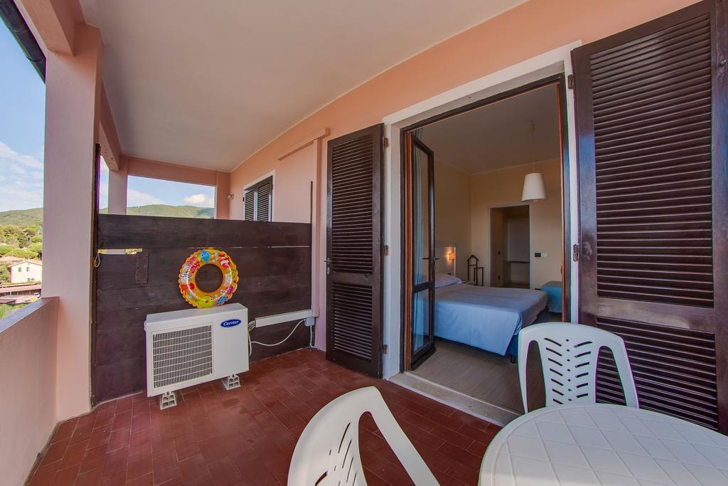 Hotel Del Golfo - Dependance Procchio  Ruang foto